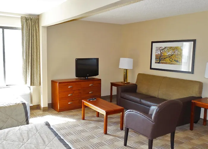 Extended America Select - - State Street 2* Rockford