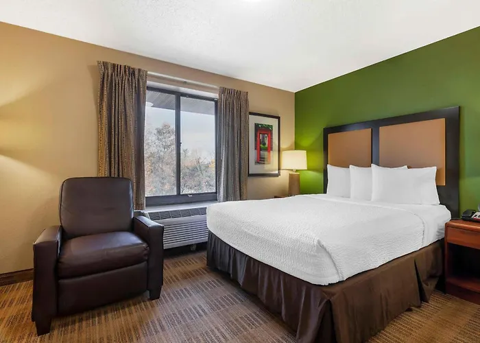 Extended America Select - - State Street 2* Rockford