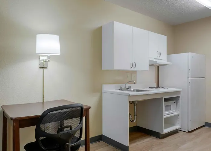 Extended America Select - - State Street Hotel