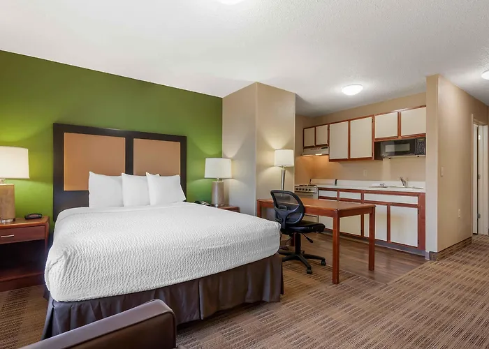 Extended America Select - - State Street 2* Rockford