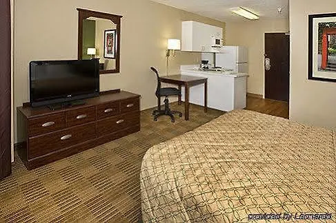 Extended America Select - - State Street 2* Rockford